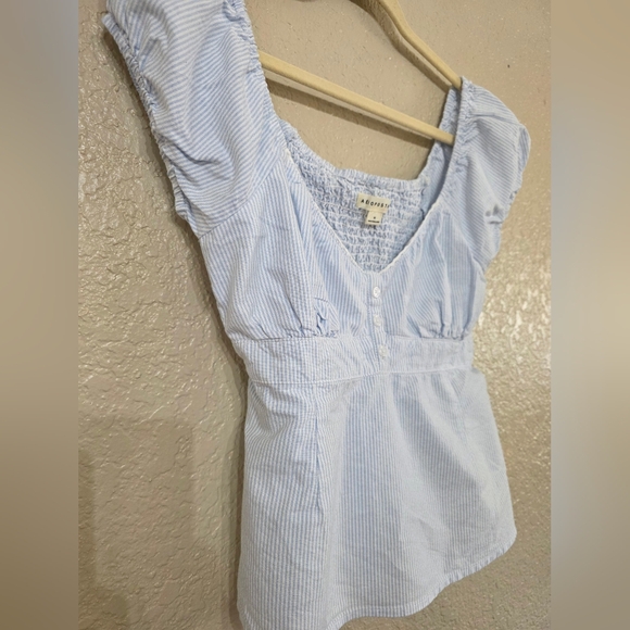 Aeropostale Light Blue Striped Top - Picture 4 of 10